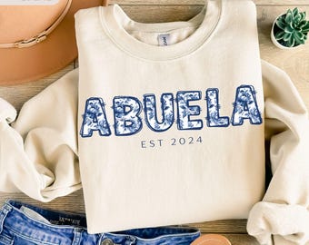 Custom Abuela Sweater, Pregnancy Announcement, Gift for Abuela, Christmas Abuelita Gifts Personalized Abuela Sweatshirt Mothers Day Crewneck