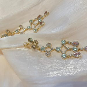 Kristallohrringe im Vintage-Stil