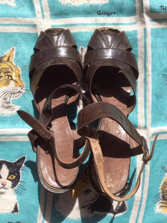 Vintage 1940's Armishaw's brown leather sandals E… - image 2