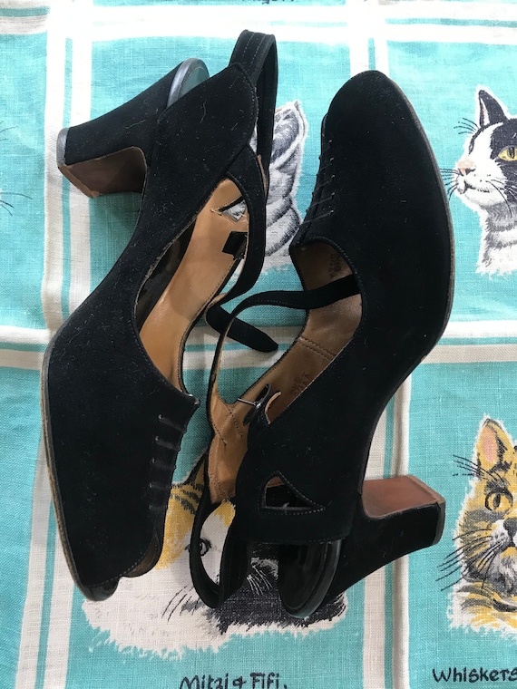 1940's black suede peeptoe sandals 8 1/2 B/AA Narr