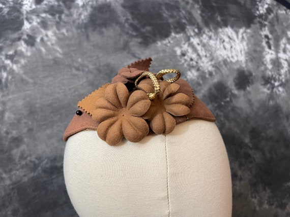 Vintage 1950’s brown wool felt floral Juliet cap … - image 3