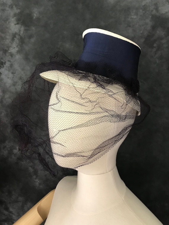 Vintage 1940's straw top hat navy