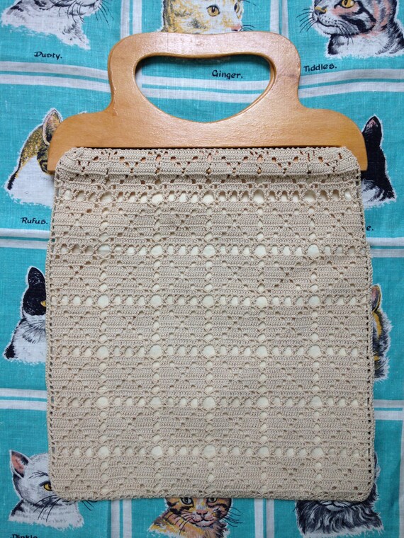 Vintage 1960's 1970's beige off white crochet hipp