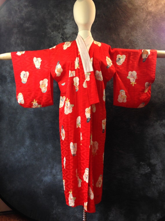 Vintage kimono red novelty print cherubs?