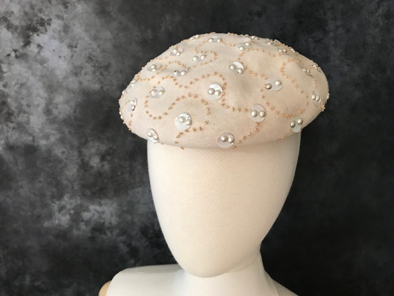 Vintage 1940's white wool studded beret Play Toppe