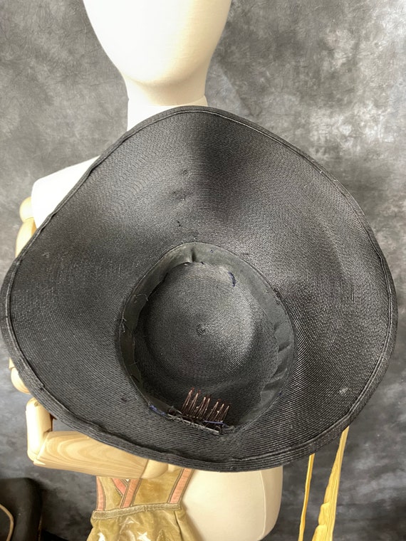 Vintage 1940’s black wide brim hat with roses - image 6