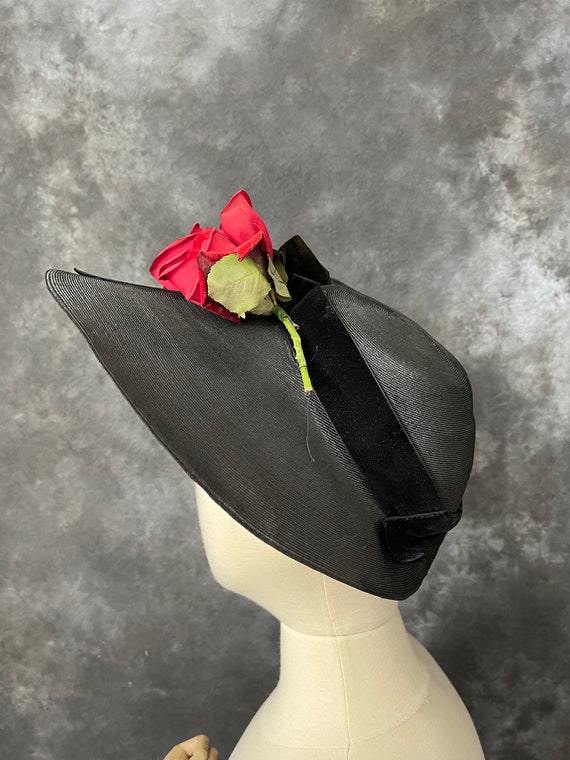 Vintage 1940’s black wide brim hat with roses - image 4