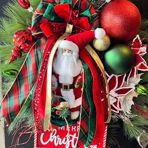 Santa Claus Christmas Wreath