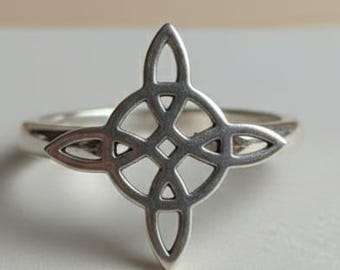 Witch’s Knot Ring 925 Sterling Silver – Celtic Protection Amulet, Dainty Witchcore Jewelry