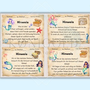 Peut inclure: Quatre cartes illustr&eacute;es sur le th&egrave;me des sir&egrave;nes. Chaque carte contient une devinette &eacute;crite avec un coffre au tr&eacute;sor et une illustration de sir&egrave;ne. Le texte sur les cartes indique : "Station : &agrave; Station : Hinweis" puis une devinette.