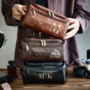 Trousse de toilette en cuir personnalisée pour homme, trousse Dopp pour garçons d'honneur, trousse de toilette de voyage personnalisée, accessoire en cuir pour homme, cadeau pour garçons d'honneur