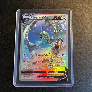 Carta Pokémon PROXY di Rayquaza V Alt Art in Evoluzione Cieli