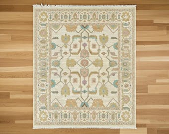 Handgeknüpfter Oushak Teppich: Blümender Wollteppich im Boho-Stil