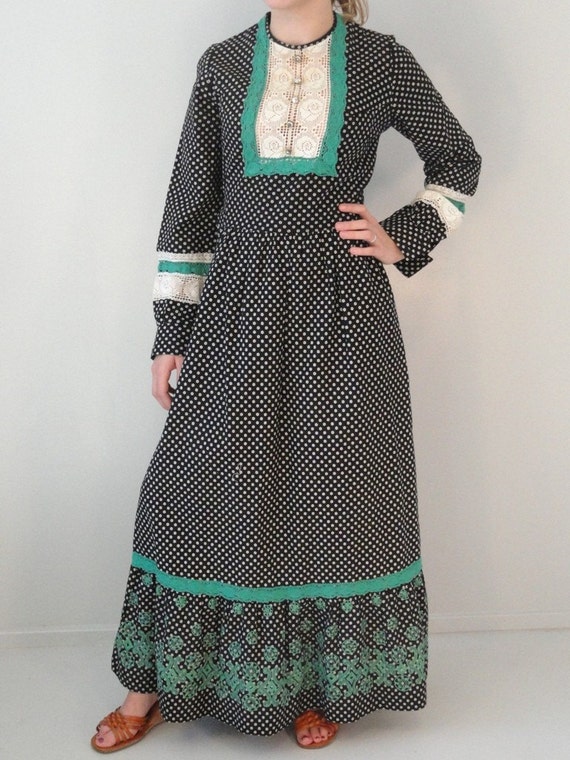 Items similar to Black Calico with Ivory and Green Crocheted Lace and ...