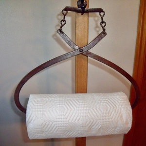 SaLe--antiQue ICE ToNGS REcycled to Paper ToweL HoLder--Brwn/blk/red paTina-so easy to change roLL--+--FREE roll Bounty Essentials ToweLs