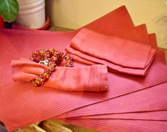 4--13" X 19" CRanBeRRY PLACEMATS, NAPKINS RINGS and NapKins---cLeaning out my Linen cupBoard---LoTs of Gr8T deaLs---Ugot2C