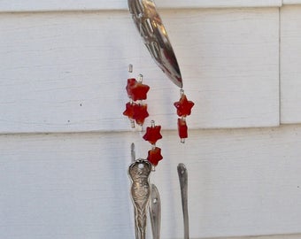 SALE--WiND CHiME antiQue "Slotted Spoon" and 4 REcycled,antiQue silverware  SPOONS including a "New York" spoon--w/ red star beads !!