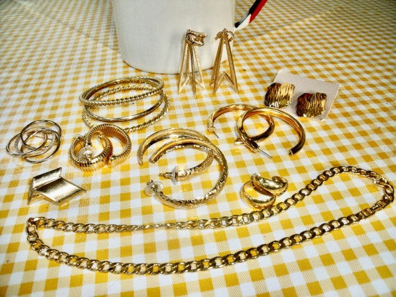 Sale--retro Jewelry --10 Pieces--3 NECKLACES--3 BRACELETS--3