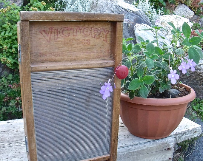 WASHBOARD Glass victory Washboard to a Wall