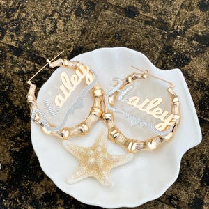 Personalisierte Bambus Name Hoop Ohrringe: Personalisiertes Geburtstagsgeschenk