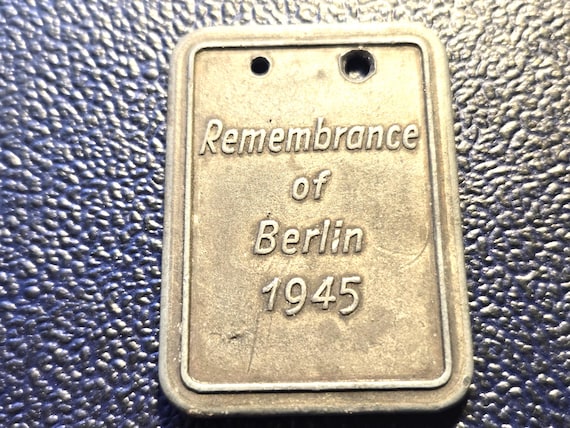 Germany "Remembrance Of Berlin 1945" Medallion End Of World War 33MM X 35MM