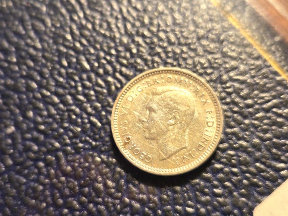 1942 Australia Silver 3 Pence 16MM