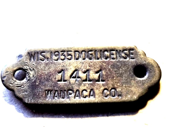 1935 Wisconsin Antique Dog Tag Waupaca County 42MM X 16MM