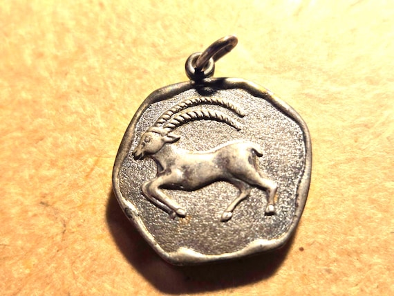 Vintage "Ram" Pendant 20MM