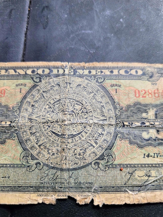 1943 Mexico Aztec Calendar One Peso Banknote 0286499