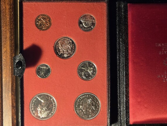 1971 Canada Proof Set In Case Plexiglass Plate Removable To Clean Coins