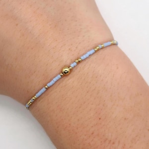 14k Gold gefülltes Immergrün Stretch Armband-Charlie | 2 mm perlenarmband| Armband gold | Stapelarmband gold | wasserfester Schmuck