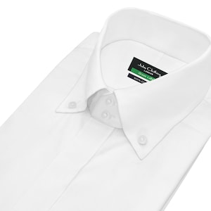 Camicia da uomo con colletto alto abbottonato, colletto a punta in stile britannico, 2 bottoni, abbottonatura nascosta bianca, abito da ricevimento estivo preppy formale