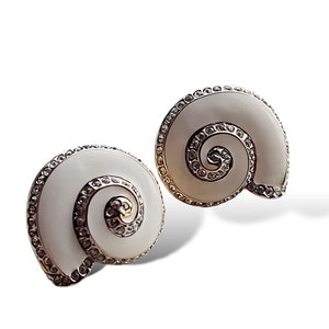 New Vintage Signed FAC, Svarovski Austrian Crystals ,white and gold Swirl Shell Clip-on Earrings. image 6