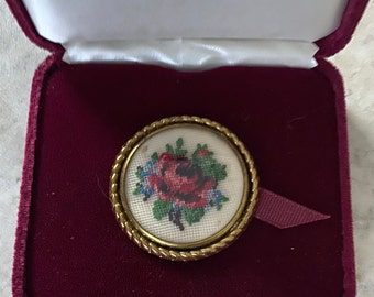 Classic beauty, Hand embroidered Roses and forget-me-nots, large cameo brooch,