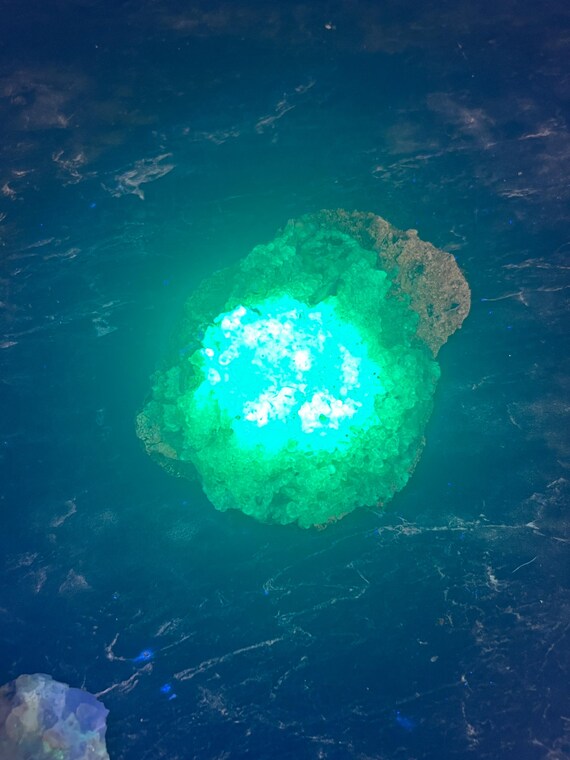 大型デイライト蛍光ハイアライトオパール（メキシコ、サカテカス