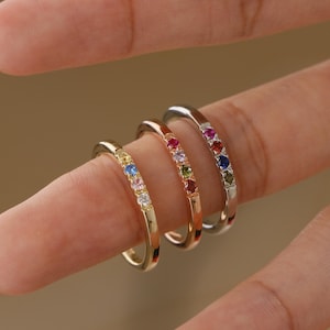 Personlig sterlingsilverring med födelsesten: Guldfamiljesmycken