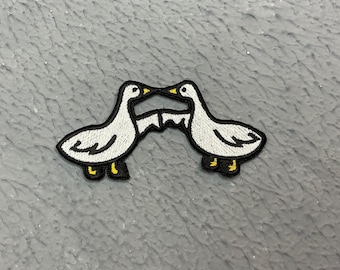 Goose Embroidered Patch: Iron-On Applique