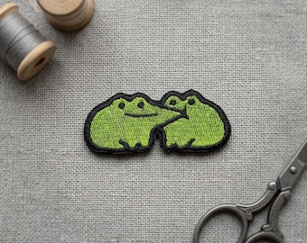 Frogs in Love Embroidered Iron-On Patch. Kissing Frogs patch.