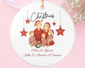 Personlig familj på fem, julaftonsprydnad present till familj på 5, julgranshängande personlig god jul önskan Feliz Navidad