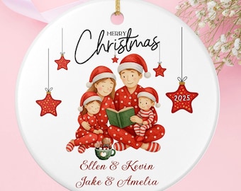 Anpassade familjejuldekorationer familj på 4, första julen som en familj på fyra julgranskulor, personlig julklapp för nyblivna föräldrar, ny bebis