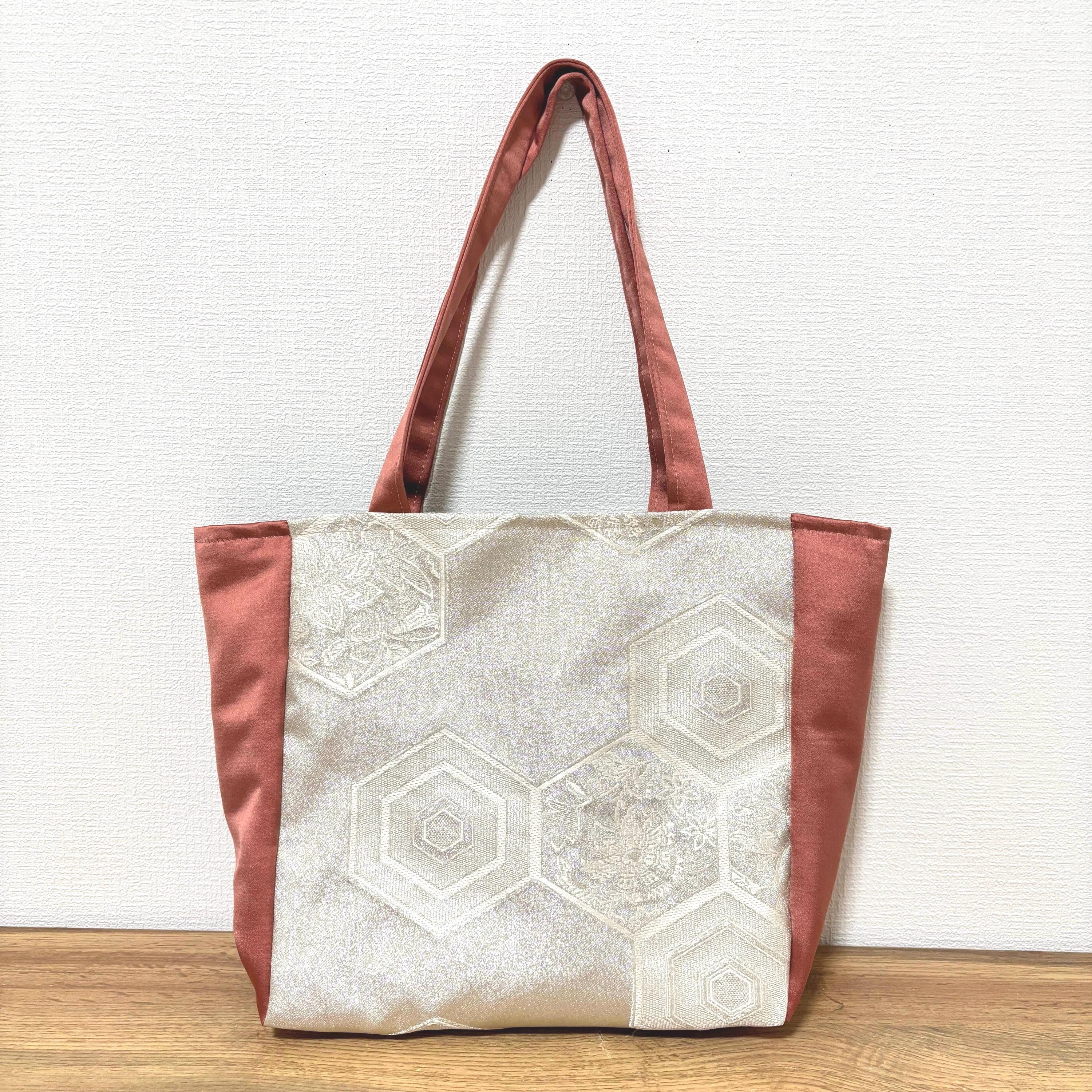 花柄パッチの手提げバッグ　6 ハンドメイド 花柄パッチの手提げバッグ 6 ハンドメイド トートバッグ