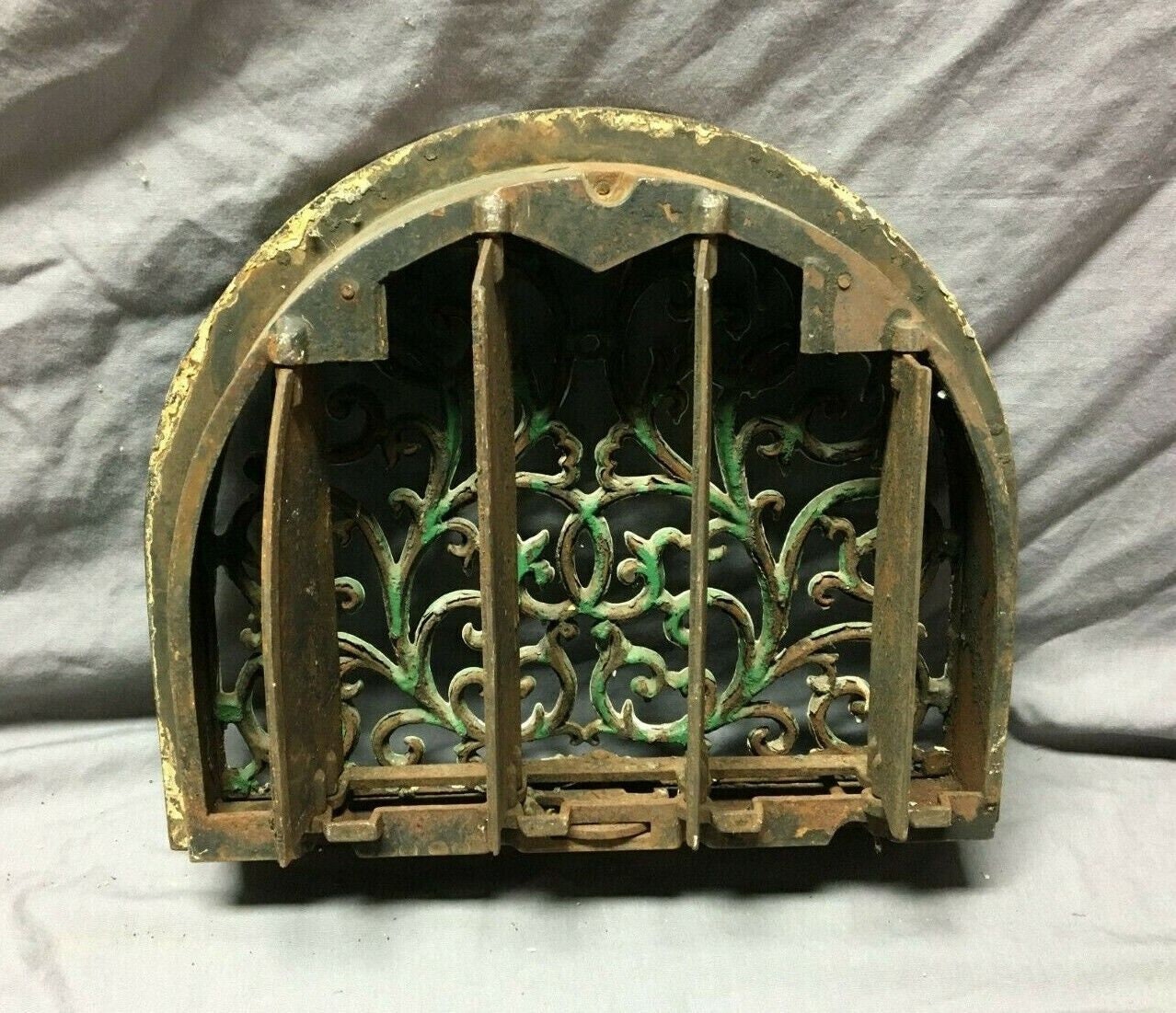 Antique Cast Iron Arch Top Shabby White Heat Grate 11x13