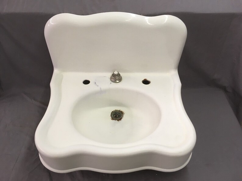 Antique Cast Iron White Porcelain Barber Scalloped Serpentine Bath Sink 28 19m