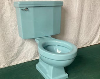 Vintge Mid Century Regency Blue Porcelain Toilet Standard Round Bowl 145-25E
