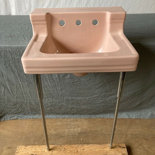 Raw Curve Sink in pastel pink