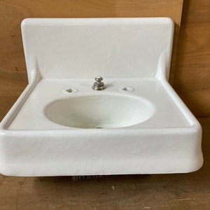 Large 28" Early Antique Cast Iron White Porcelain High Back Bath Sink 274-21E **PICK UP ONLY or buyer arrange shipping**Oneonta, Ny 13820