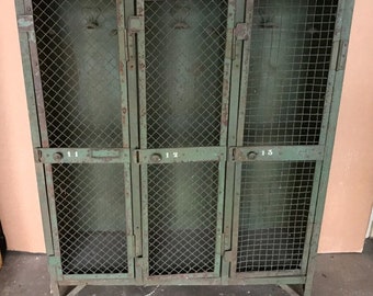 Small 3 Door Industrial School Gym Shop Old Metal Locker Cabinet 2016-22B  ***PICK UP ONLY***