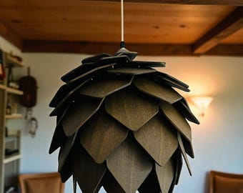 Skandinavische Japandi Pendelleuchte in Khaki Rustikale handgefertigte Holz Deckenleuchte Landhausstil Interiors Holz Kronleuchter