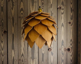 Lámpara de araña rústica de madera / Pantalla de madera con forma de piña, acabado transparente, roble oscuro / Lámpara de techo Japandi, pantalla de madera escandinava