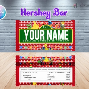 Puede incluir: Un envoltorio de barra de chocolate Hershey's imprimible para una fiesta de cumpleaños de Sesame Street con un fondo de ladrillos rojos y el texto "YOUR NAME SESAME STREET BIRTHDAY".